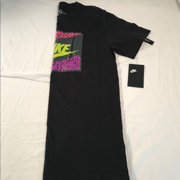 NWT Men’s Nike Swoosh Logo Graphic SS T-Shirt Size Small - Picture 6 of 6